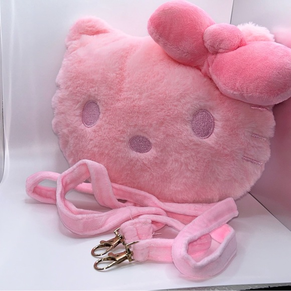 Plush Hello Kitty Purse - Picture 3 of 6
